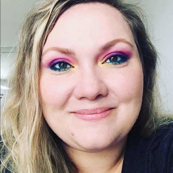 Meet your Posher, Lindsay - Picture 1 of 1